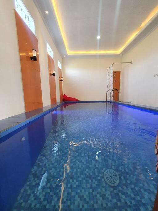 Kayz Villa Batu Dengan Kolam Renang Pribadi Екстер'єр фото
